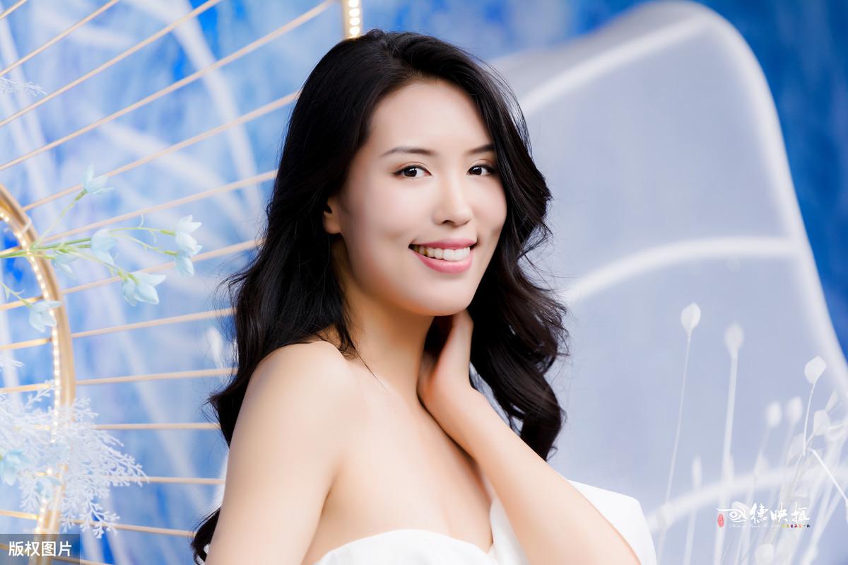 抖音如何发歌曲完整版显示歌词（怎样才能把歌词显示在视频上）