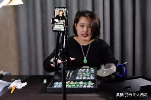 淘宝直播的盈利模式是什么 淘宝特价版直播怎么赚钱？