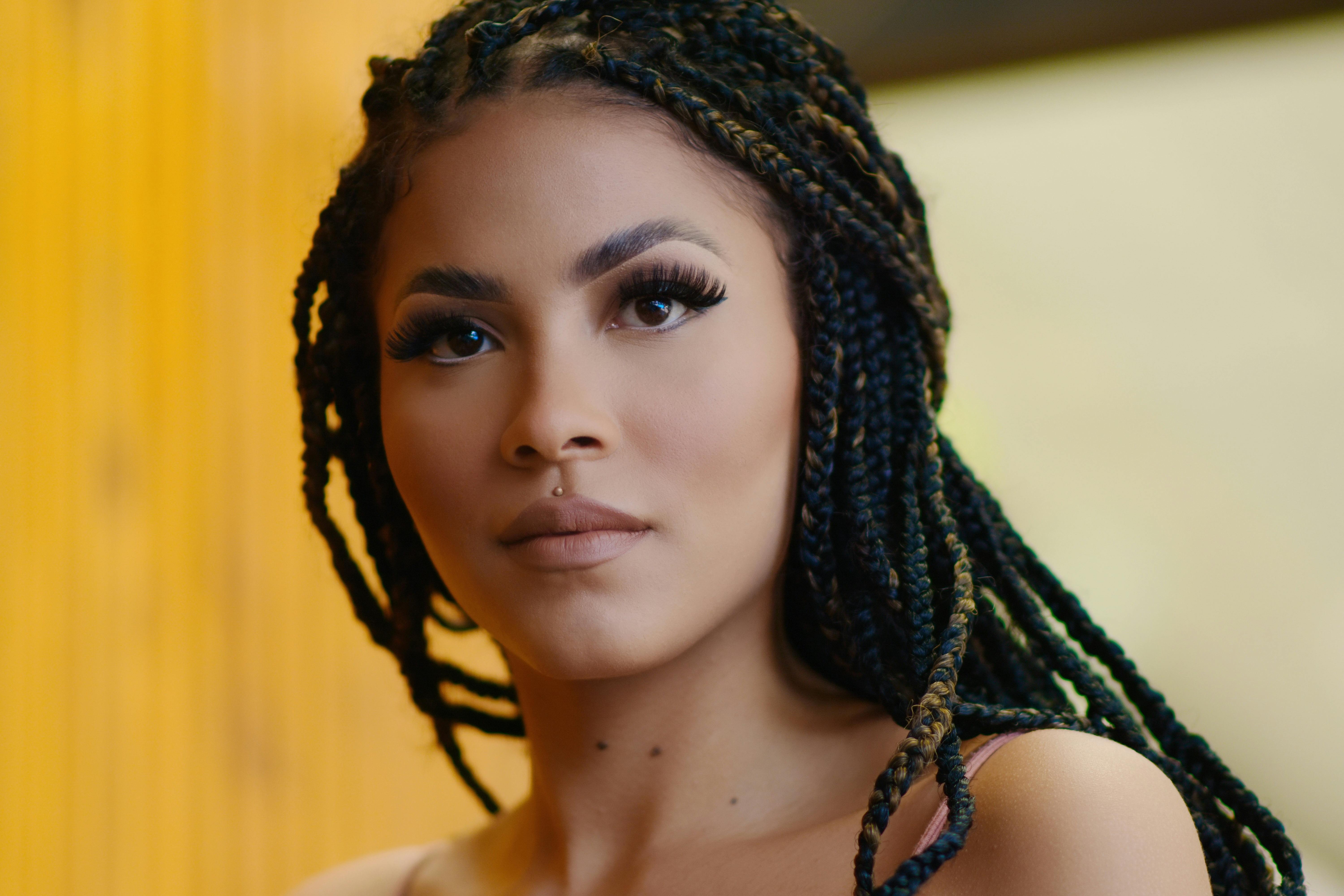 热榜影片城市街景氛围图